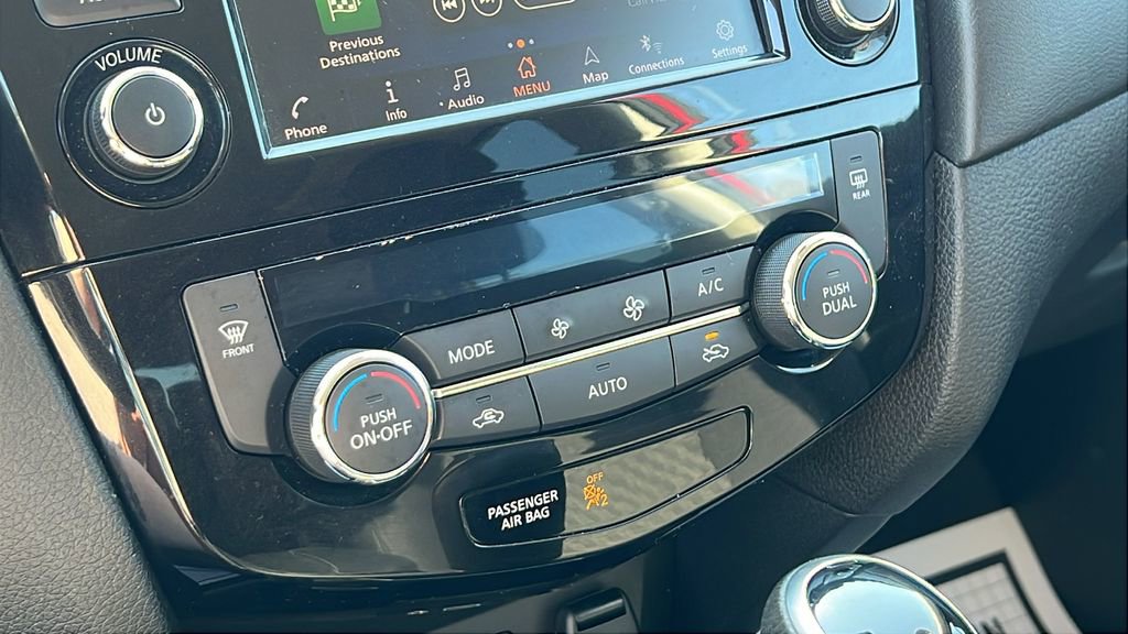 Used 2020 Nissan Rogue SV image 26