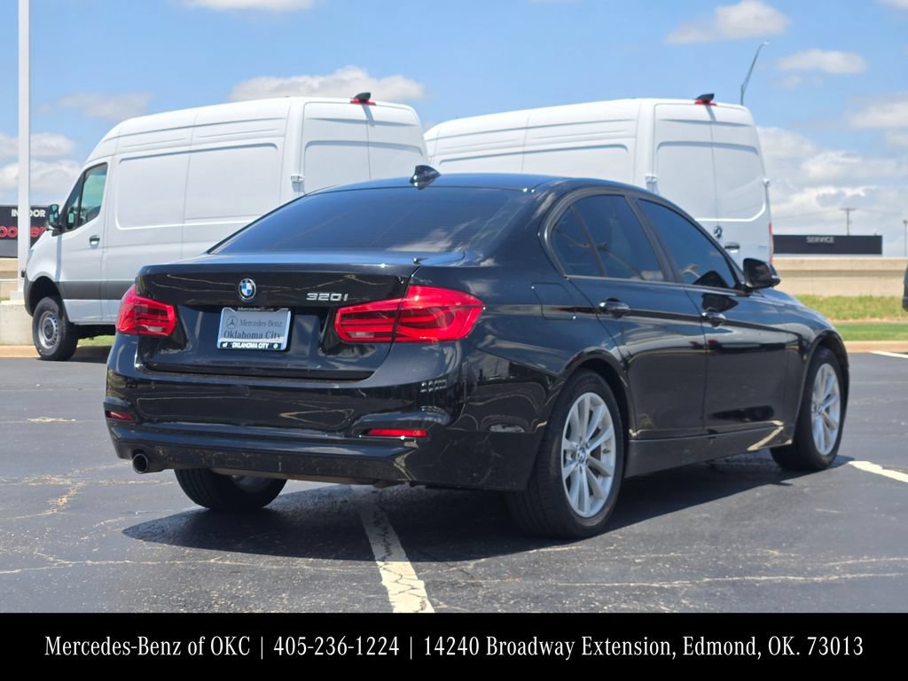 Used 2018 BMW 320i Sedan RWD image 5