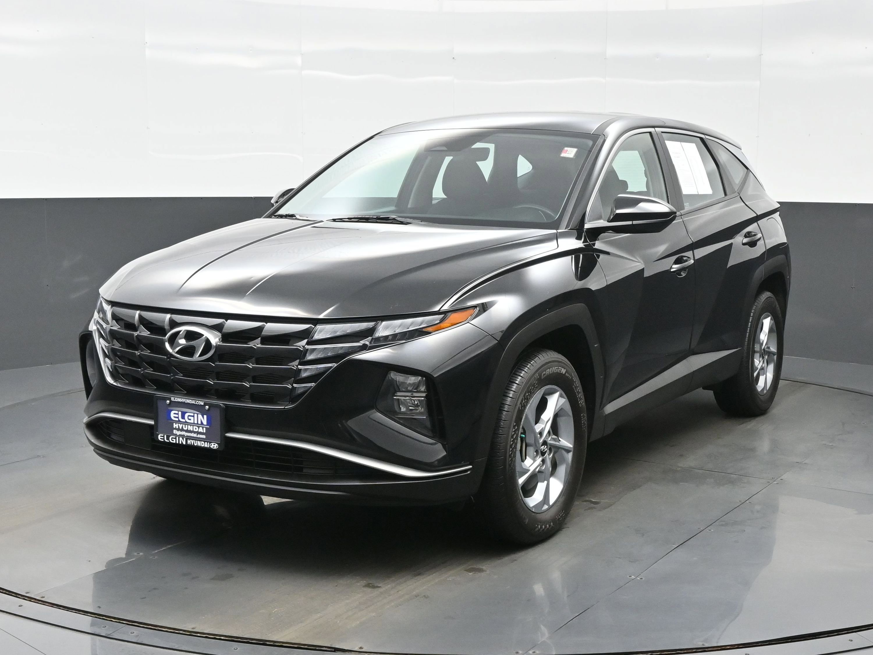 Used 2023 Hyundai Tucson SE image 1