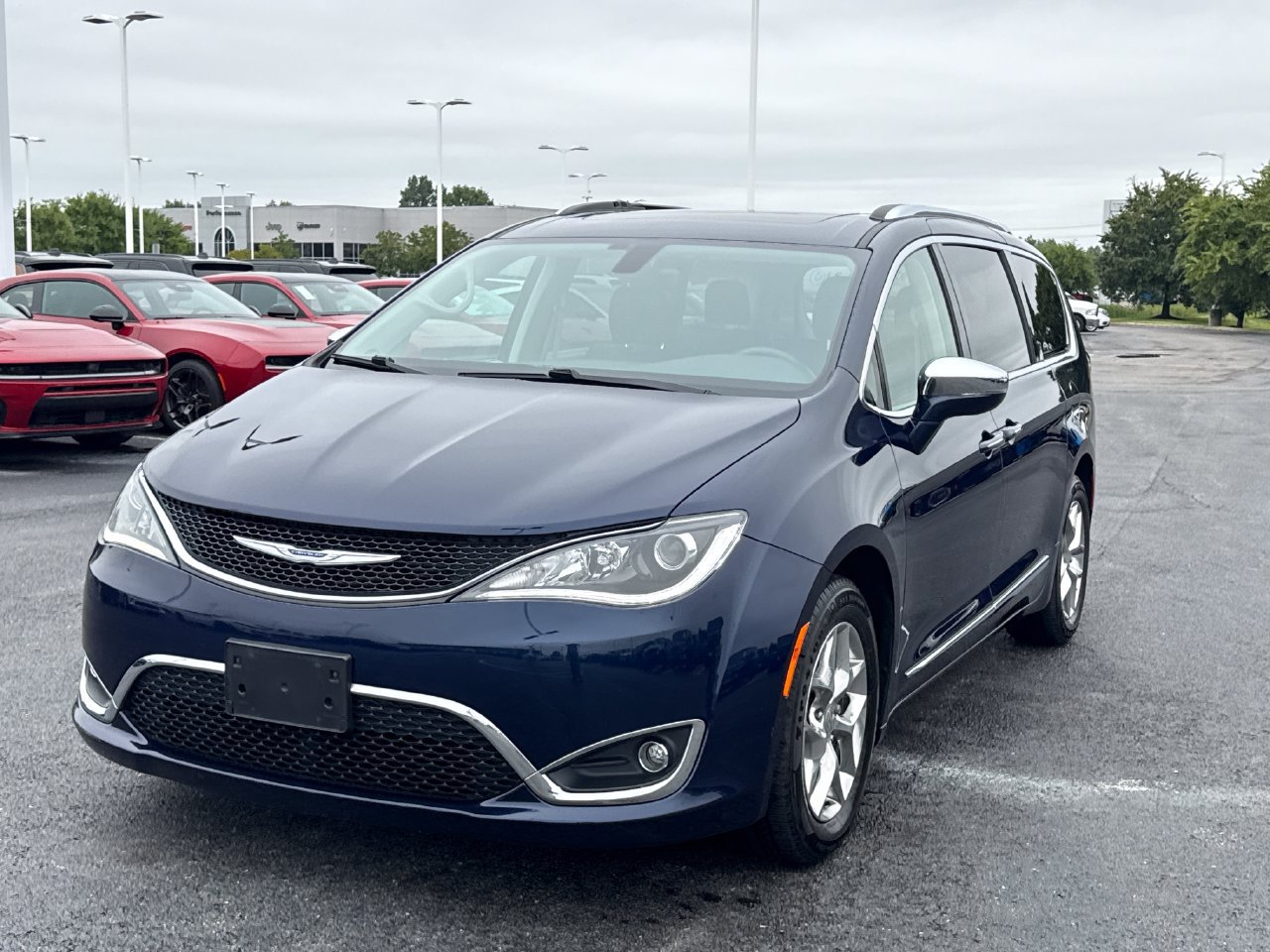 Used 2018 Chrysler Pacifica Limited FWD image 7
