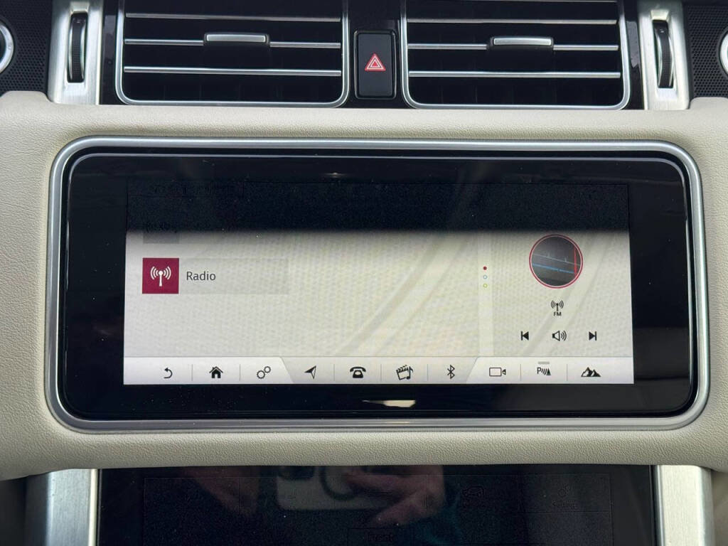 Used 2019 Land Rover Range Rover image 10