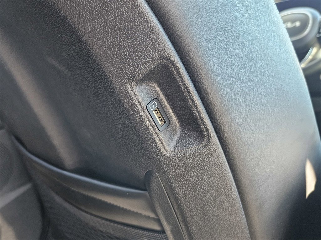 Used 2022 Kia Sorento S image 33