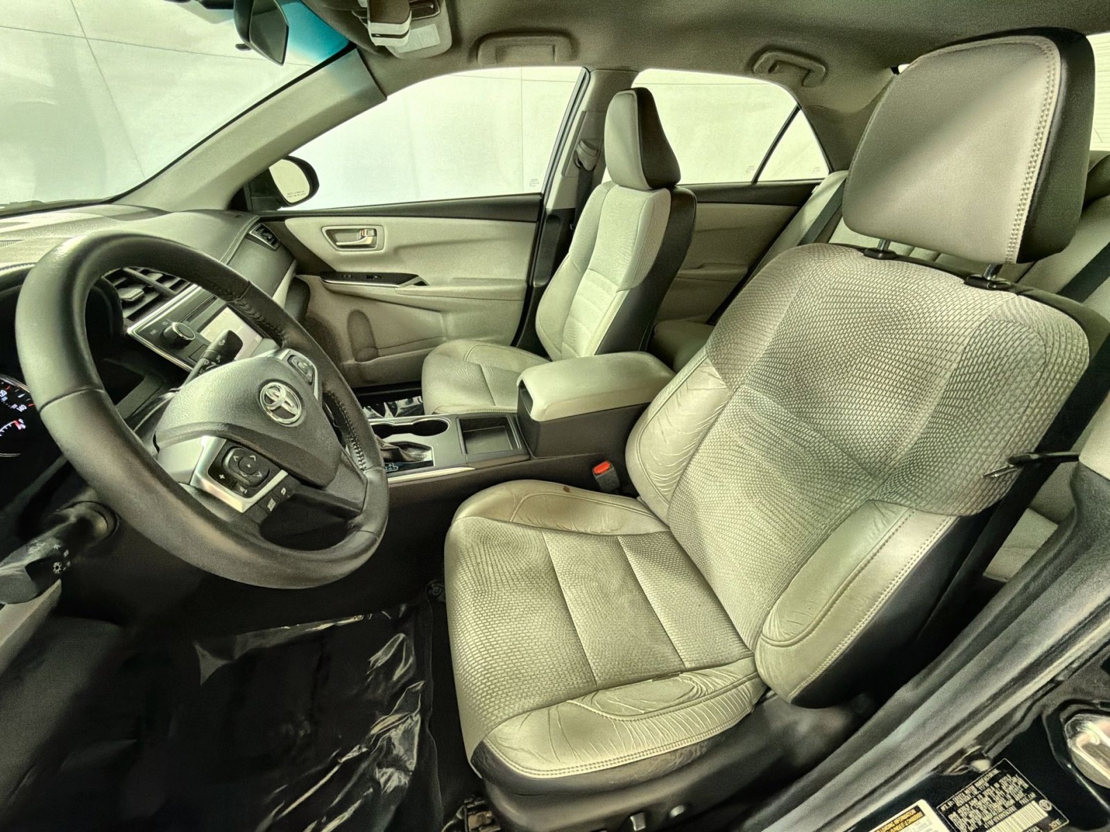 Used 2017 Toyota Camry SE image 13