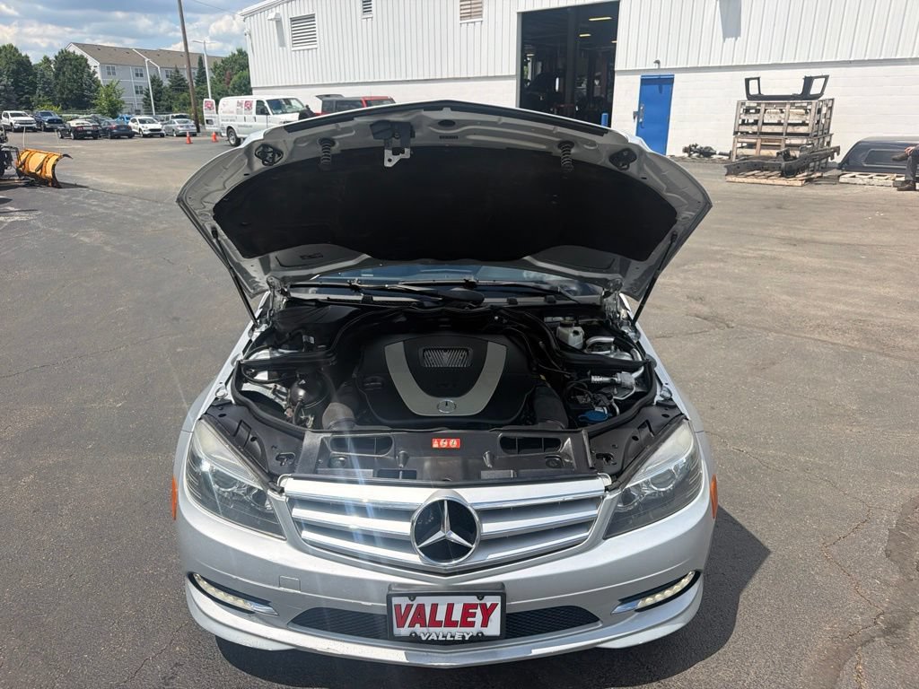 Used 2011 Mercedes-Benz C 300 4MATIC Sedan image 33