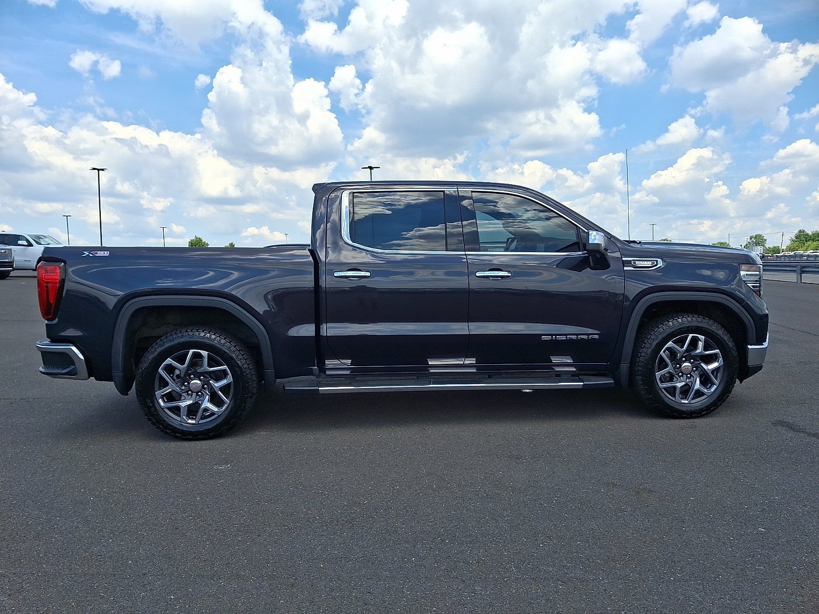 Used 2023 GMC Sierra 1500 SLT w/ SLT Premium Plus Package AWD/4WD image 7