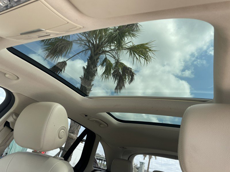 Used 2019 Mercedes-Benz GLC 350e 4MATIC w/ Premium Package image 23