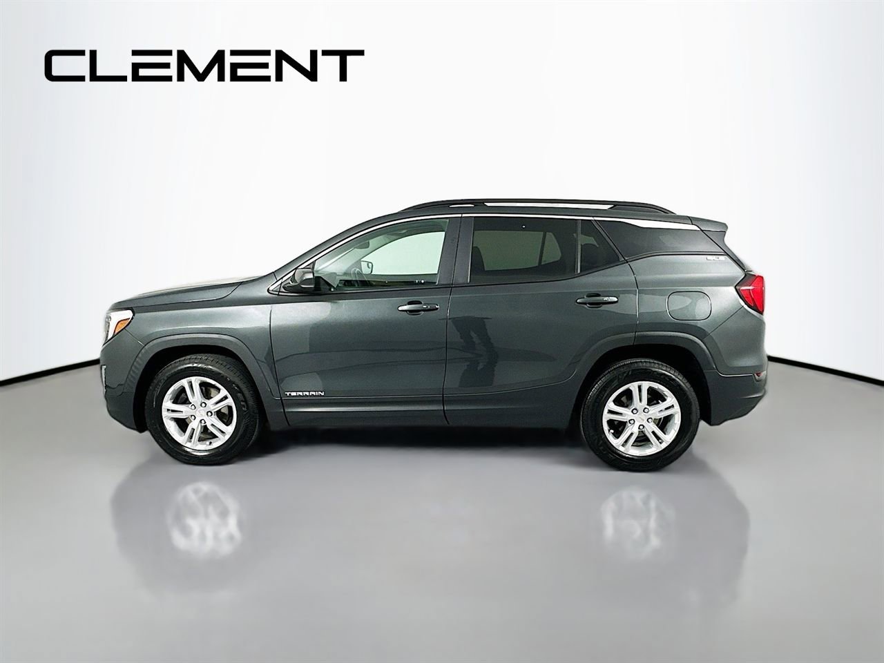 Used 2021 GMC Terrain SLE w/ Driver Convenience Package image 6