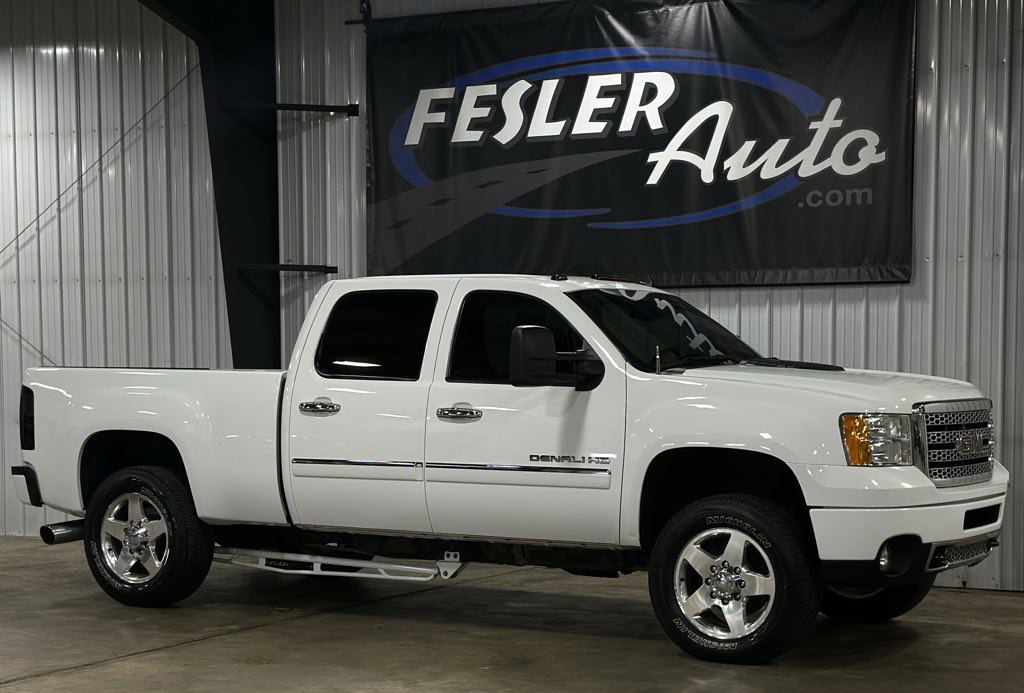 Used 2014 GMC Sierra 2500 Denali w/ Suspension Package, Off-Road image 27