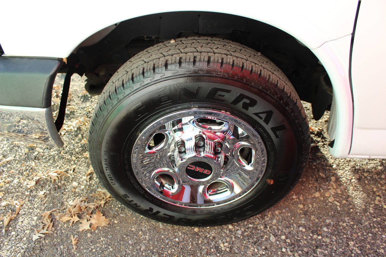 Used 2023 GMC Savana 3500 RWD image 21