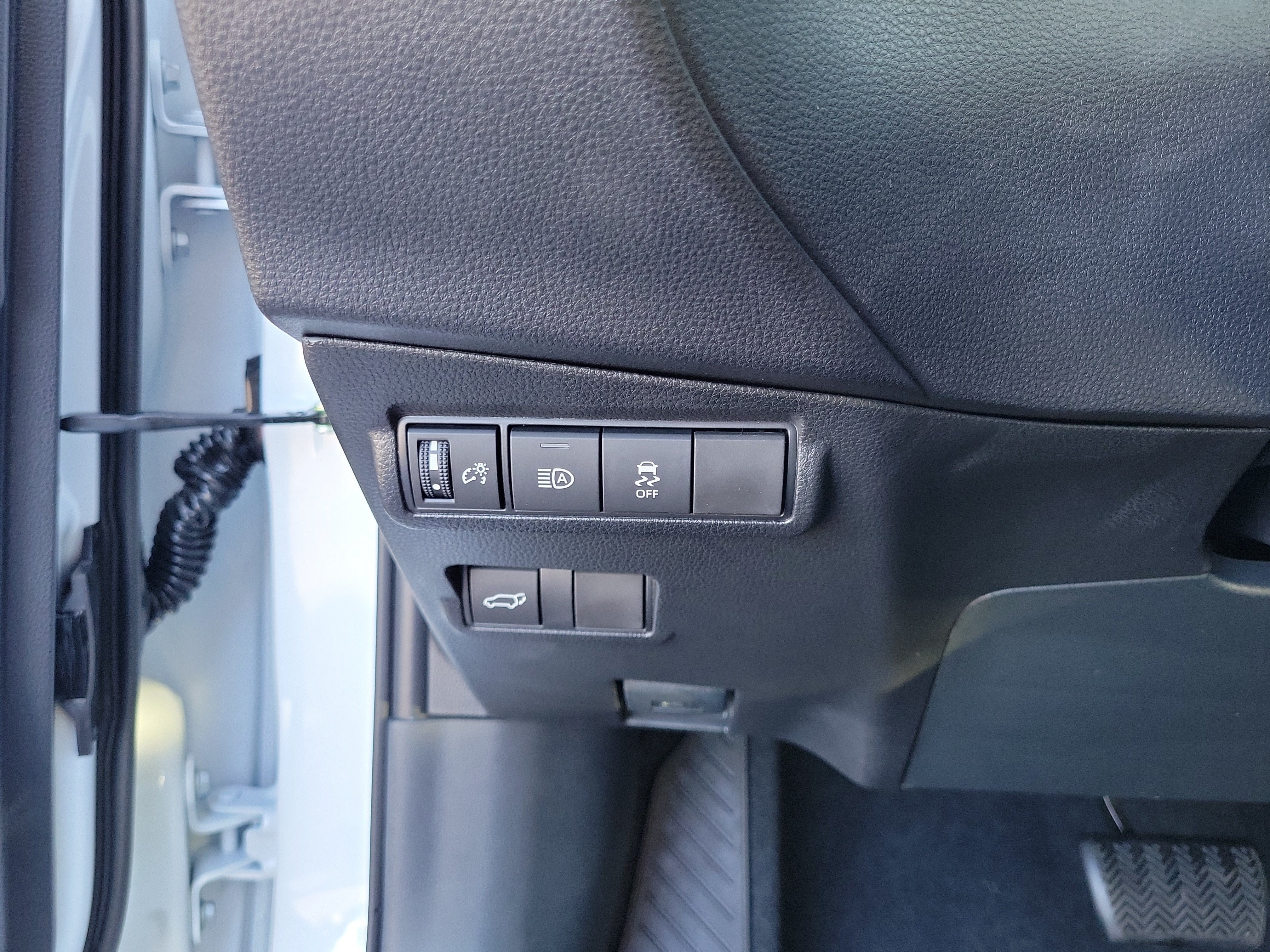 New 2026 Toyota Corolla Cross XLE w/ Convenience Package FWD image 20