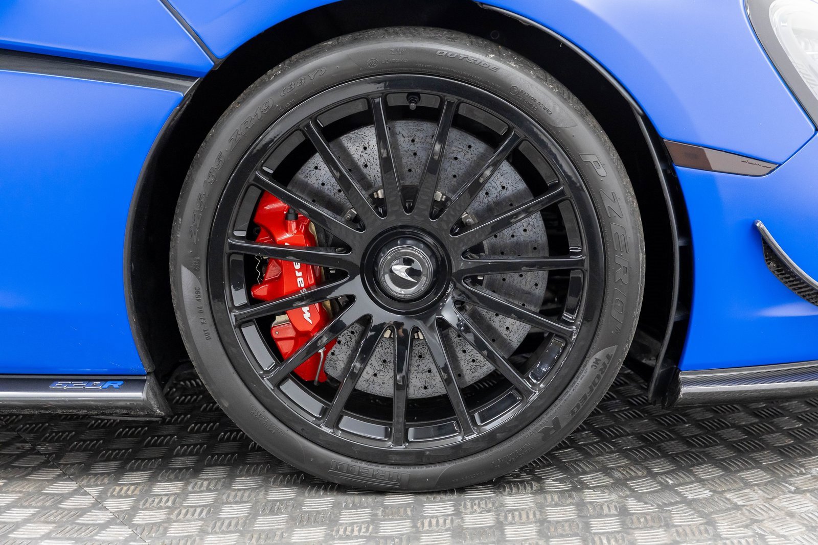 Used 2020 McLaren 620R RWD image 46