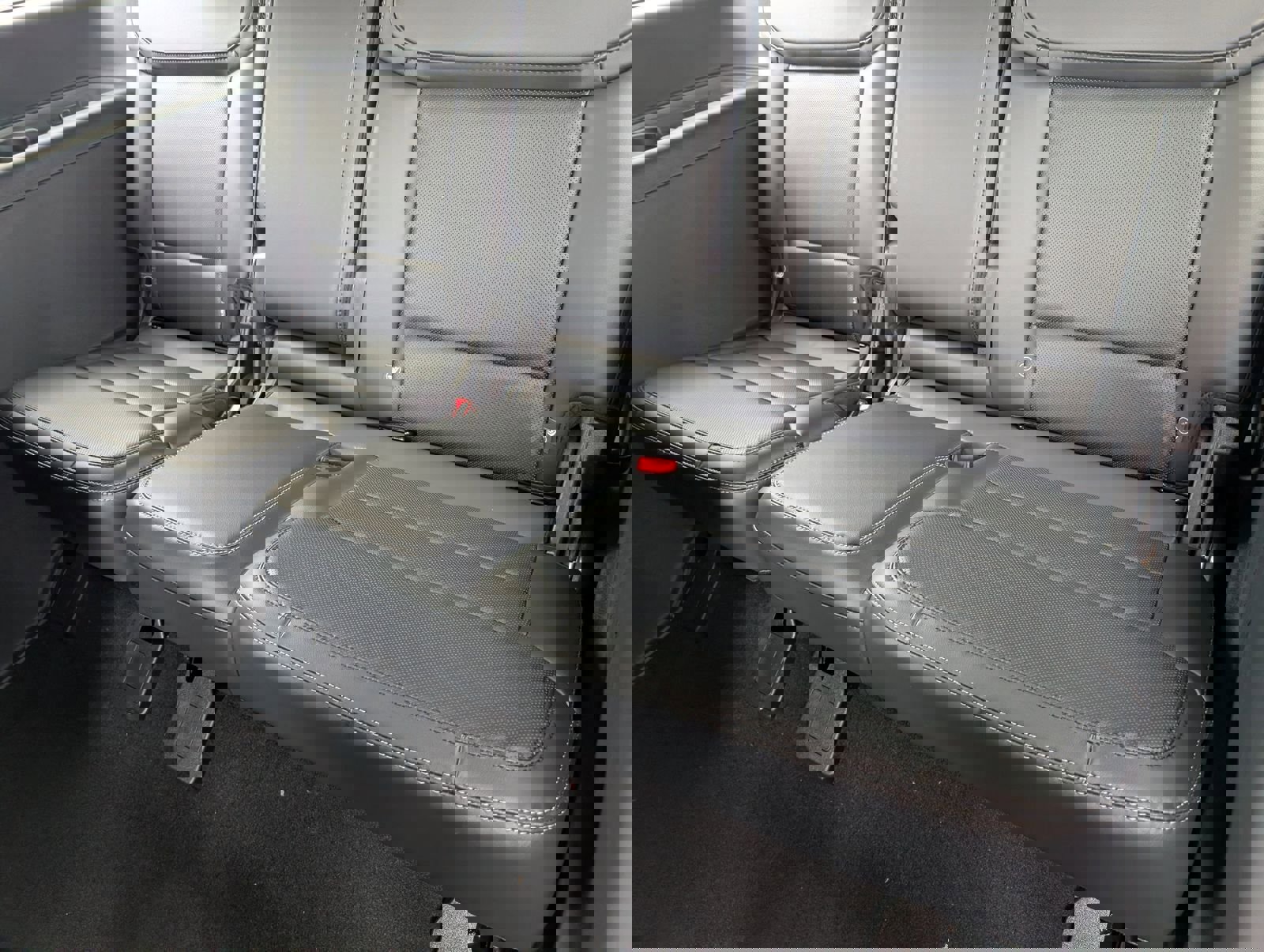 New 2026 Ford Expedition Platinum w/ Stealth Performance Package image 31