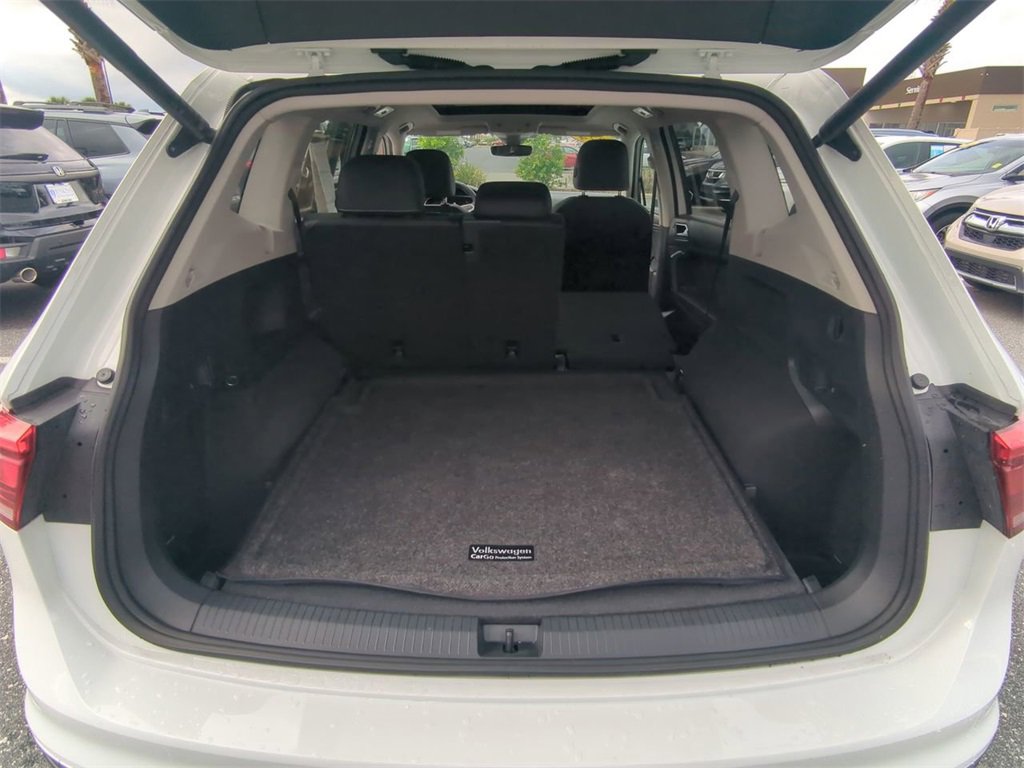 Used 2024 Volkswagen Tiguan SE image 12
