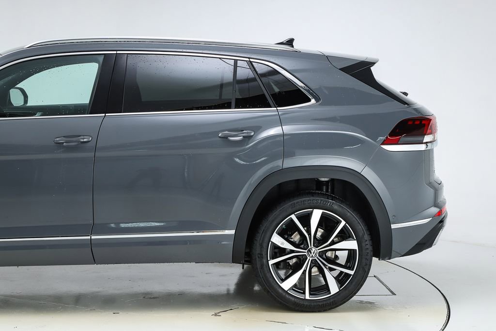 New 2026 Volkswagen Atlas Cross Sport SEL Premium R-Line image 4