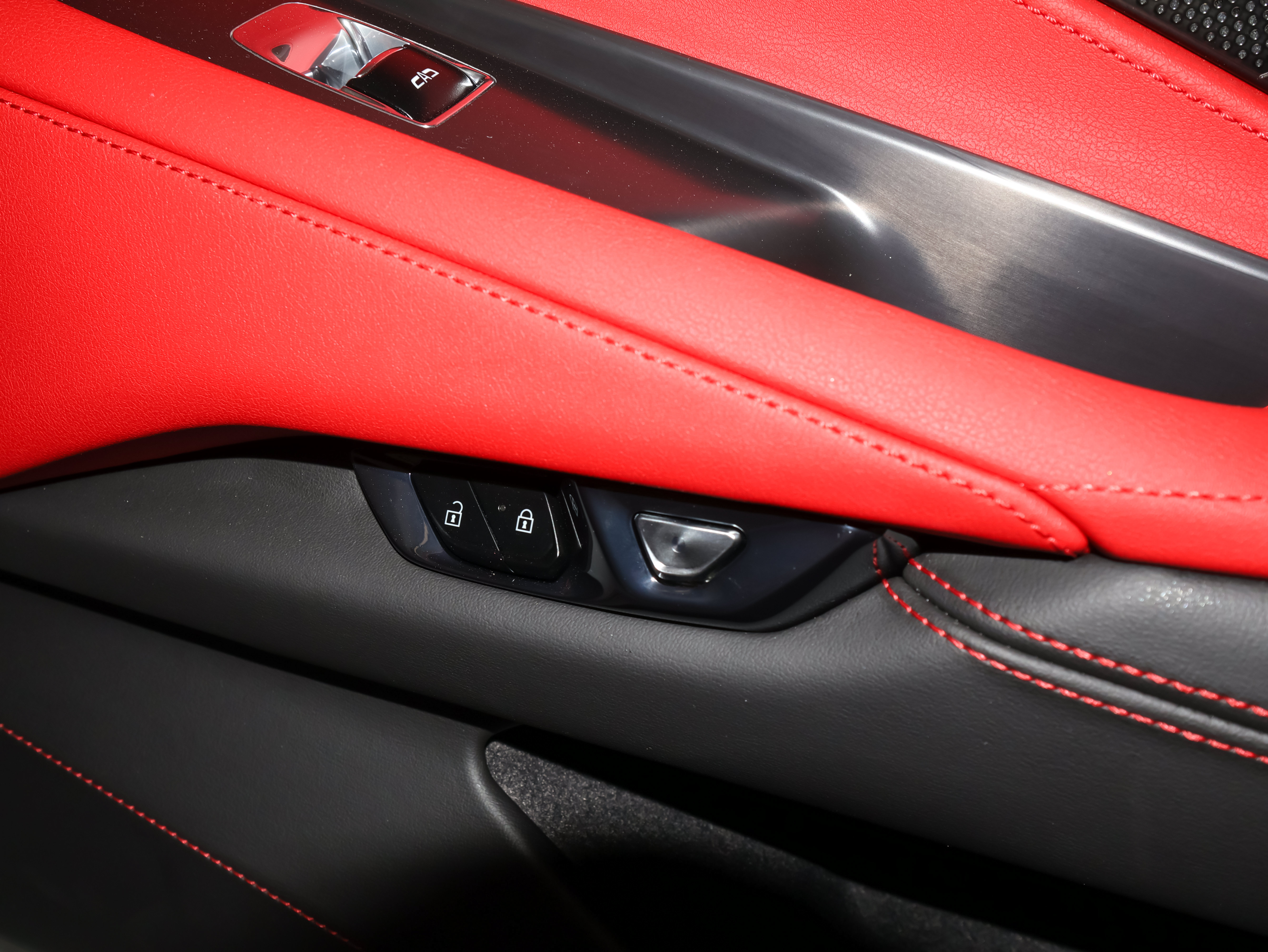 Used 2024 Chevrolet Corvette Stingray Preferred Conv w/ Z51 Performance Package RWD image 57