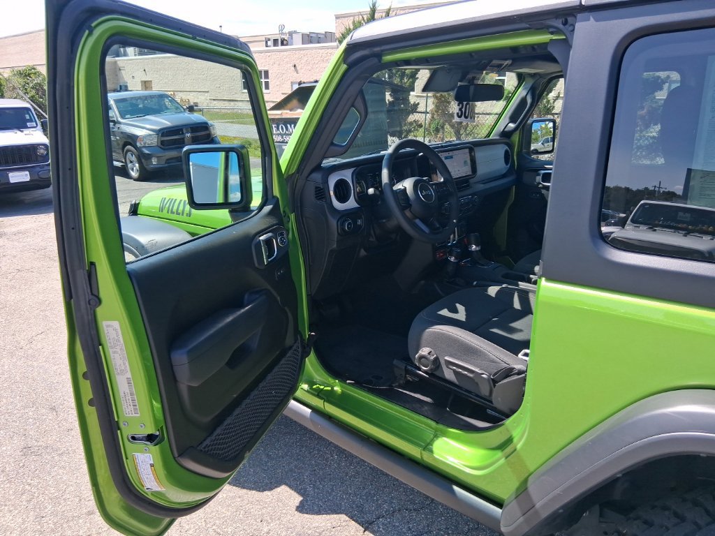 Certified 2025 Jeep Wrangler Sport AWD/4WD image 20