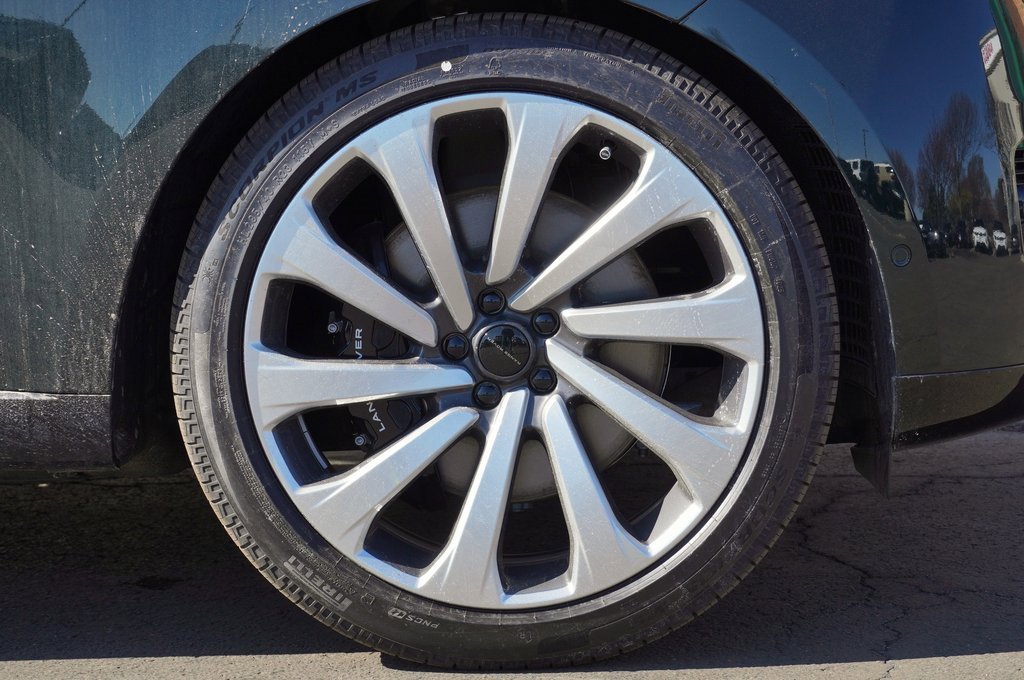 New 2026 Land Rover Range Rover Long Wheelbase Autobiography image 8