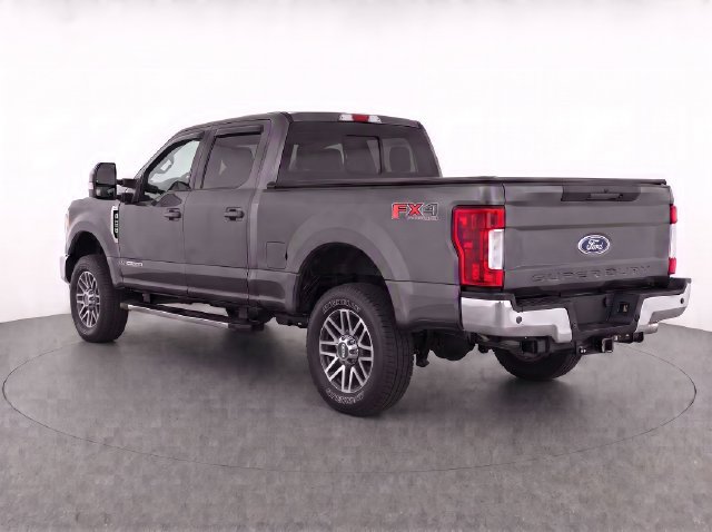 Used 2017 Ford F250 Lariat w/ Lariat Value Package AWD/4WD image 3