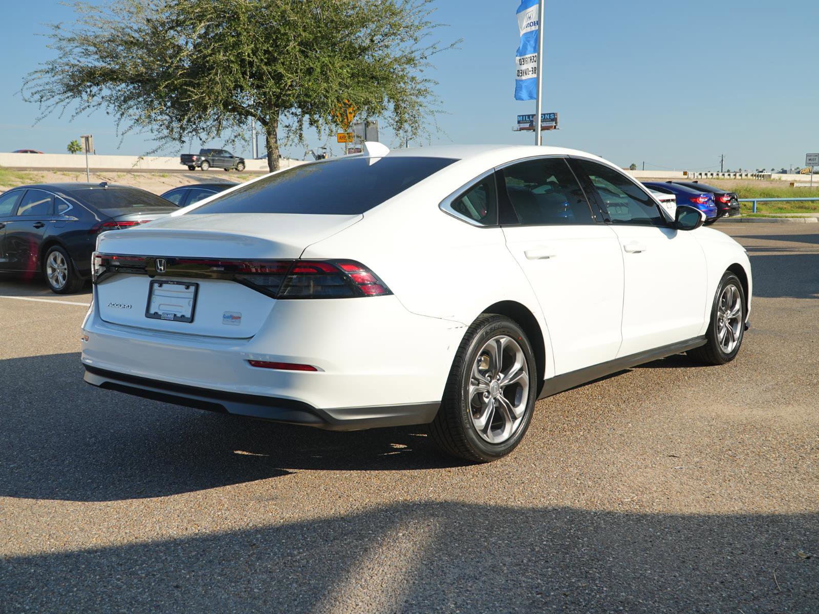 Used 2023 Honda Accord EX image 5