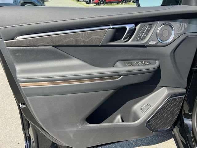 New 2026 Buick Enclave Avenir w/ Super Cruise Package FWD image 10