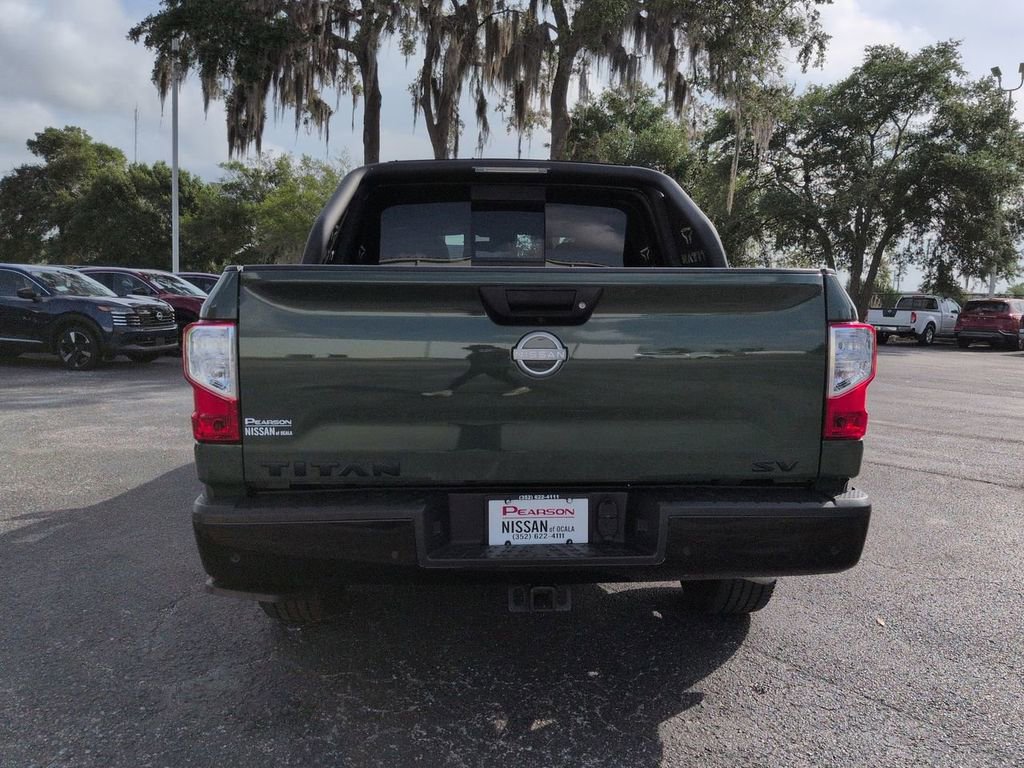 Used 2024 Nissan Titan SV w/ SV Bronze Edition Package RWD image 4