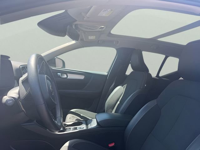 Used 2020 Volvo XC40 T5 Momentum AWD/4WD image 15