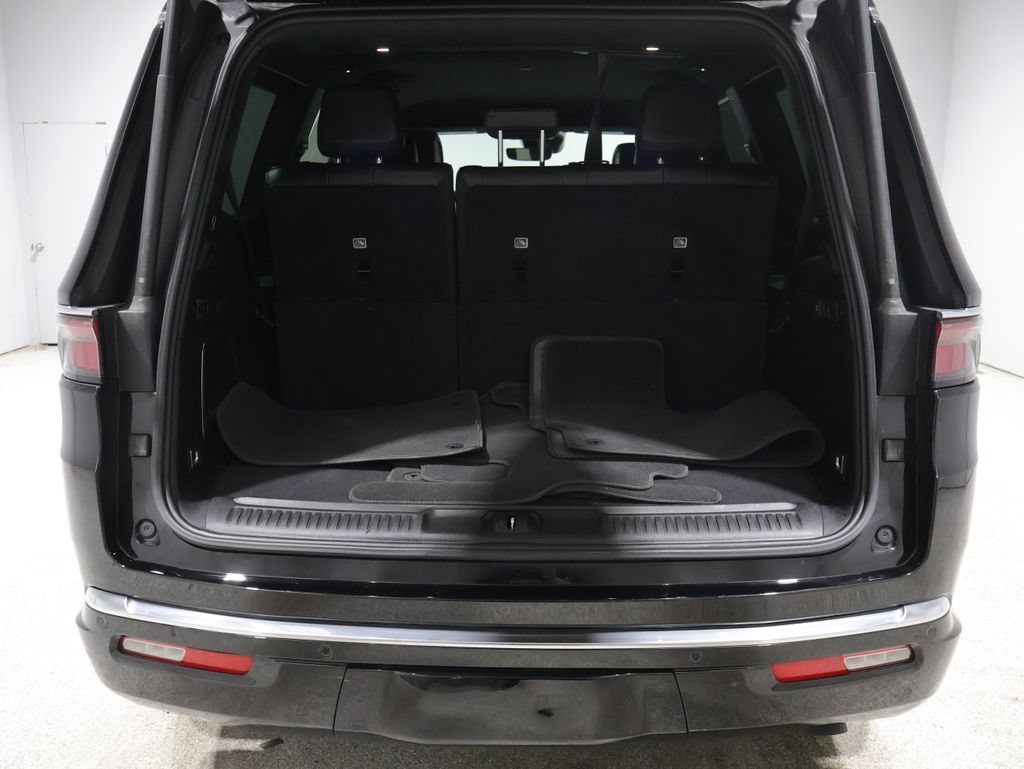 Used 2024 Jeep Wagoneer Series II AWD/4WD image 19