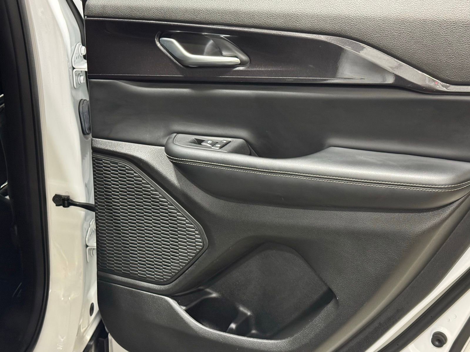 Used 2023 Jeep Grand Cherokee Altitude image 43