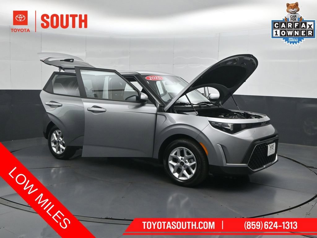 Used 2025 Kia Soul LX w/ LX Technology Package FWD image 52