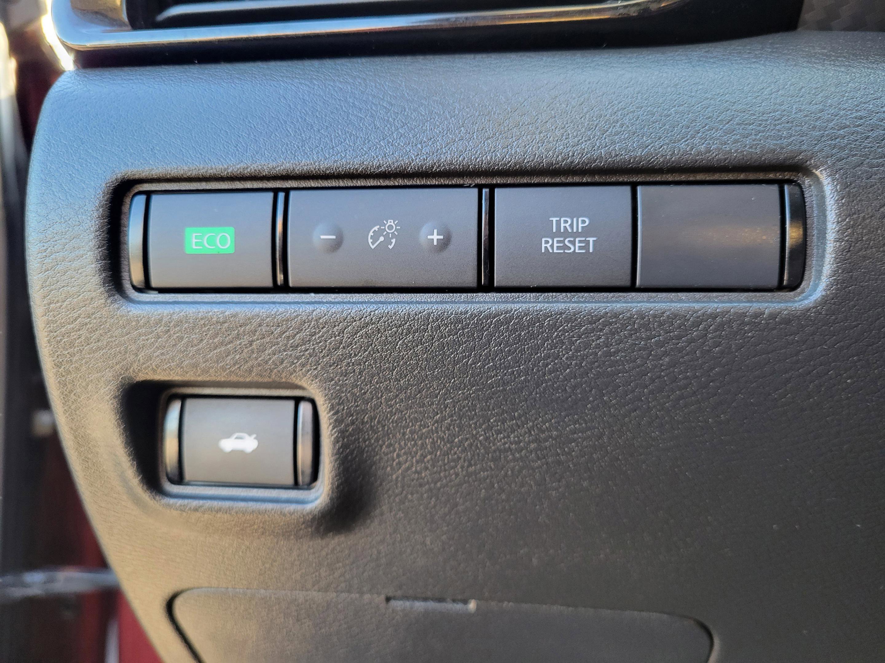 Certified 2022 Nissan Sentra SV w/ SV Premium Package image 19