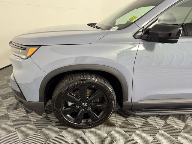 Used 2025 Honda Pilot Black Edition image 13