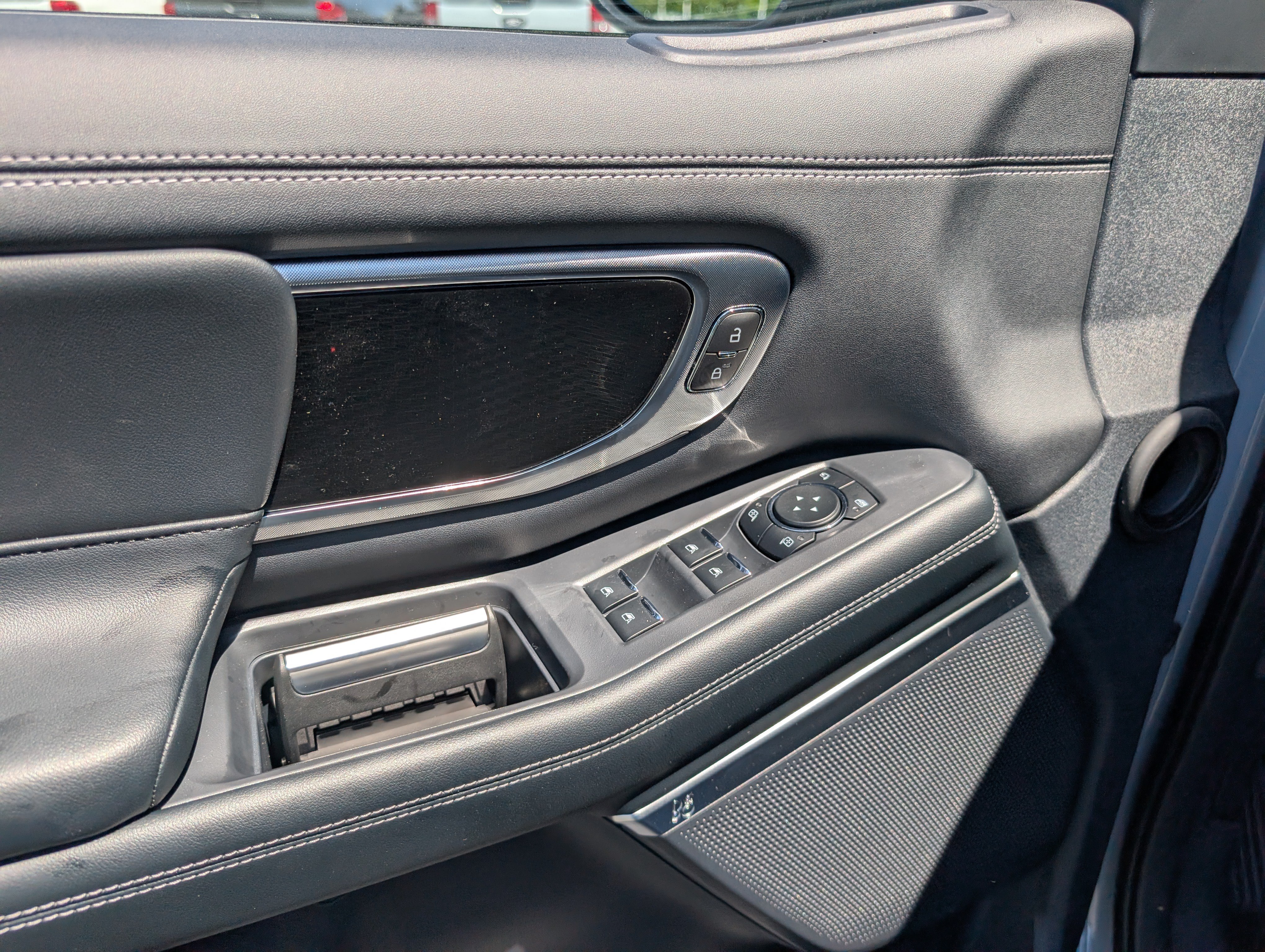New 2026 Ford Expedition Platinum w/ Stealth Appearance Package AWD/4WD image 18