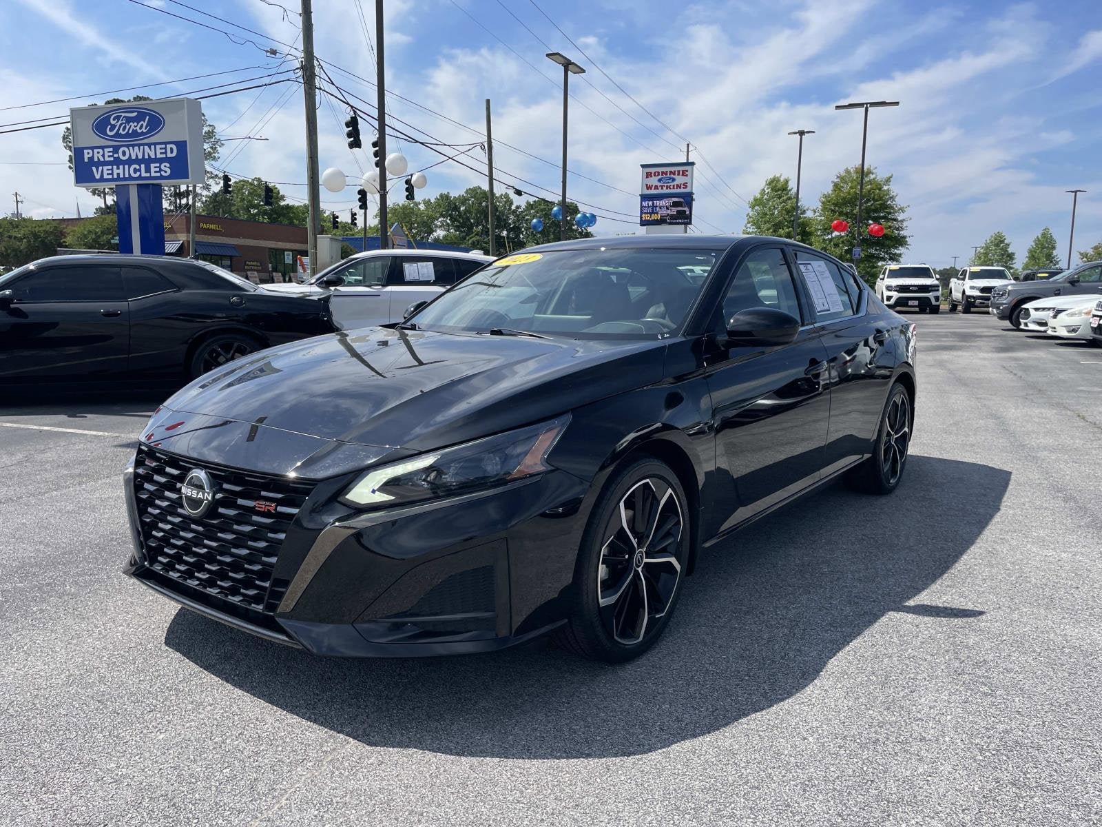 Used 2023 Nissan Altima 2.5 SR w/ SR Premium Package FWD image 9