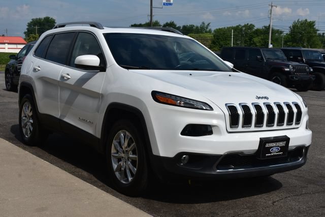 Used 2017 Jeep Cherokee Limited AWD/4WD image 11