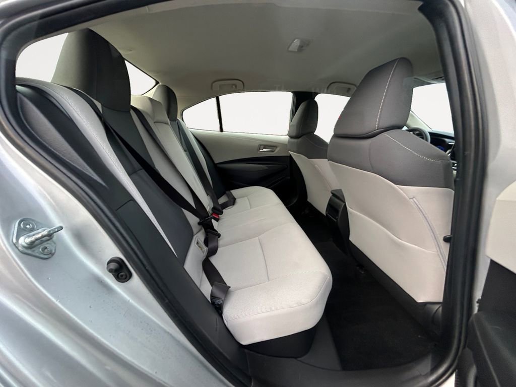 Used 2021 Toyota Corolla LE image 11