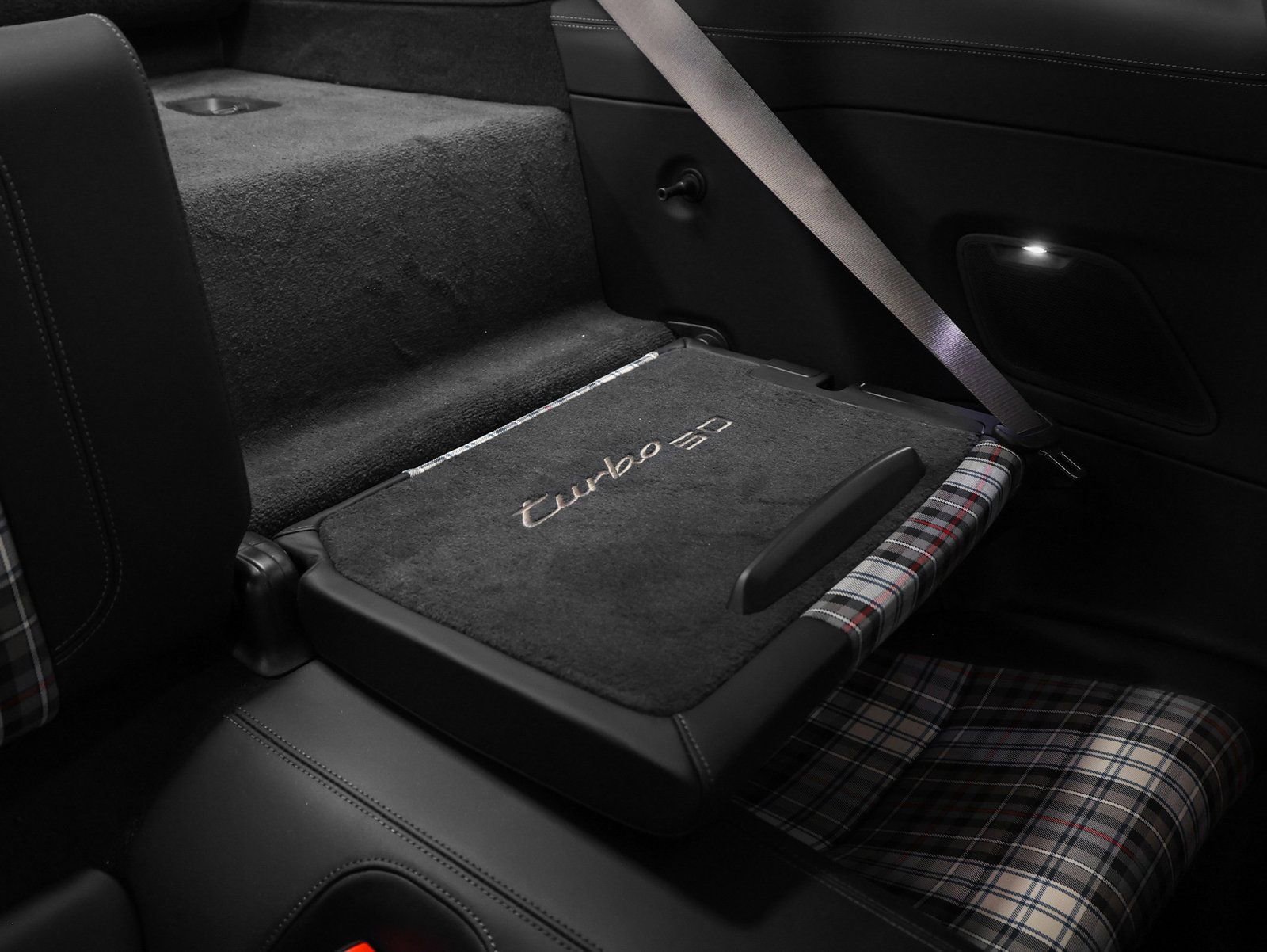 Certified 2025 Porsche 911 Turbo image 32