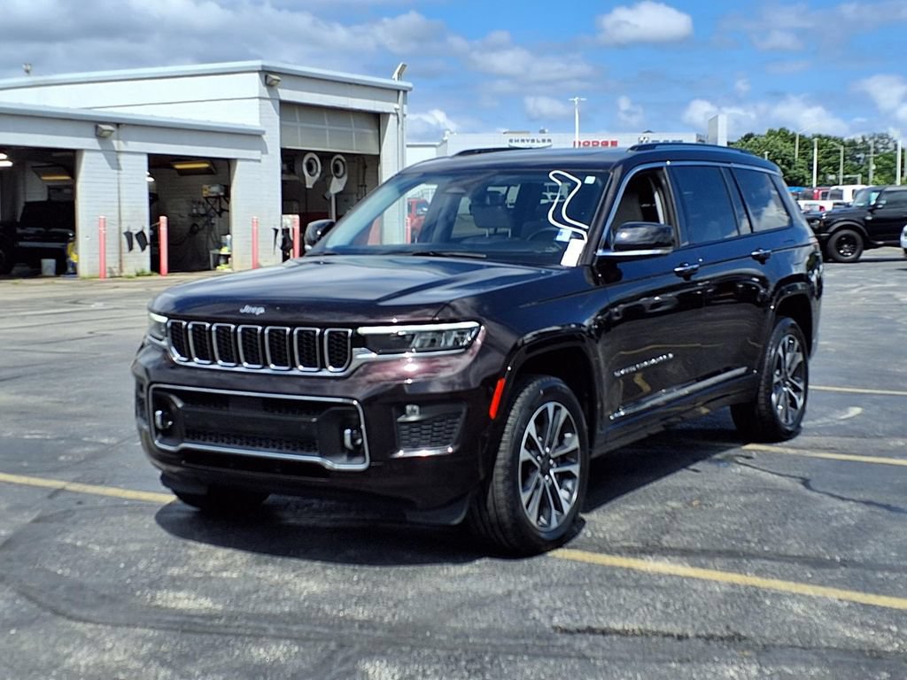 Used 2022 Jeep Grand Cherokee L Overland w/ Luxury Tech Group IV AWD/4WD image 2