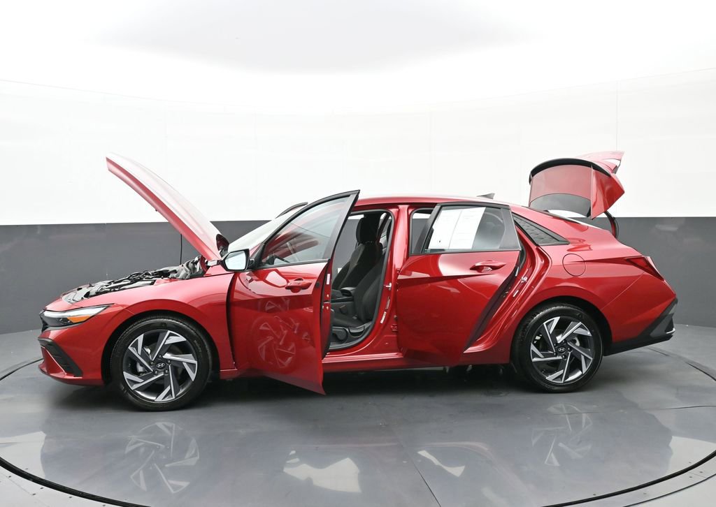 Certified 2025 Hyundai Elantra Sport image 50