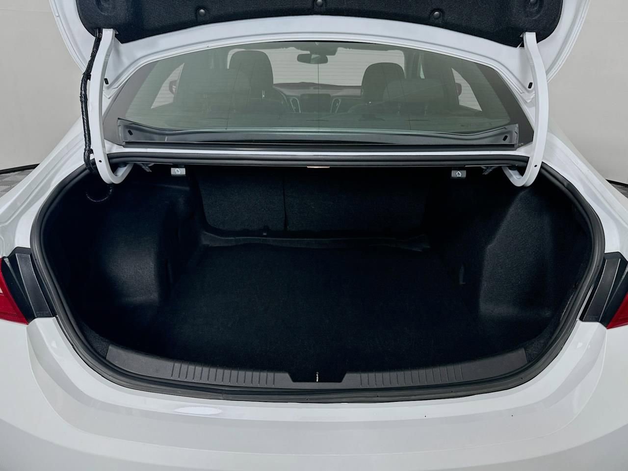 Used 2023 Chevrolet Malibu LT image 18