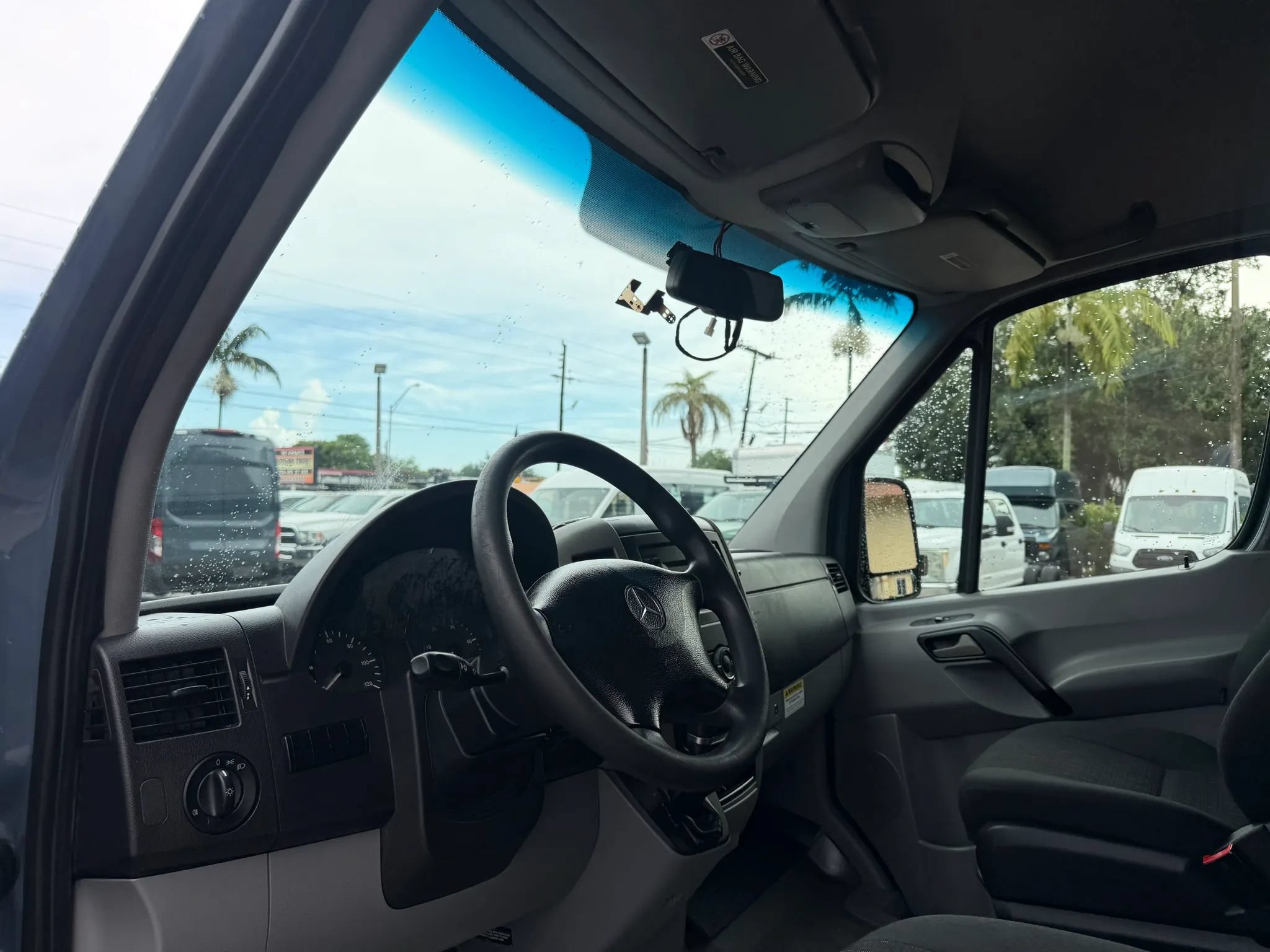 Used 2018 Mercedes-Benz Sprinter 2500 image 11