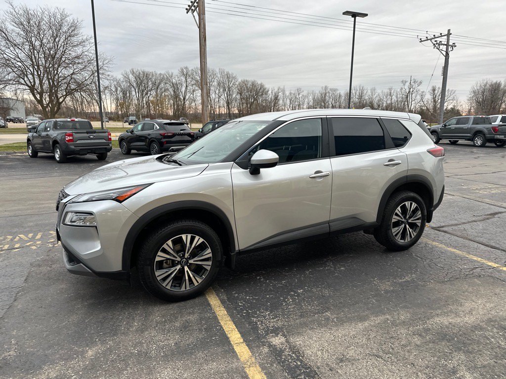 Used 2023 Nissan Rogue SV AWD/4WD image 2