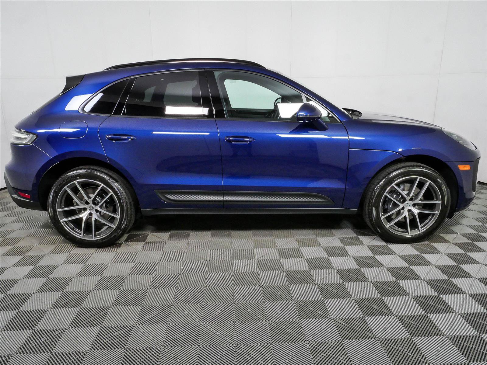 New 2026 Porsche Macan Turbo AWD/4WD image 29