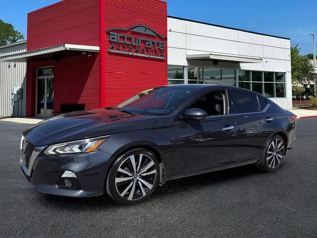 Used 2020 Nissan Altima 2.5 Platinum FWD image 1