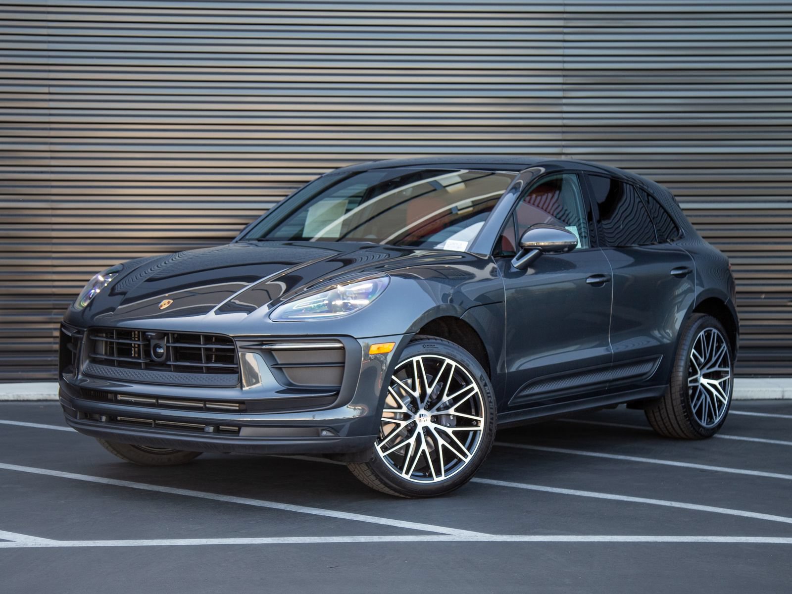 New 2026 Porsche Macan AWD/4WD image 1