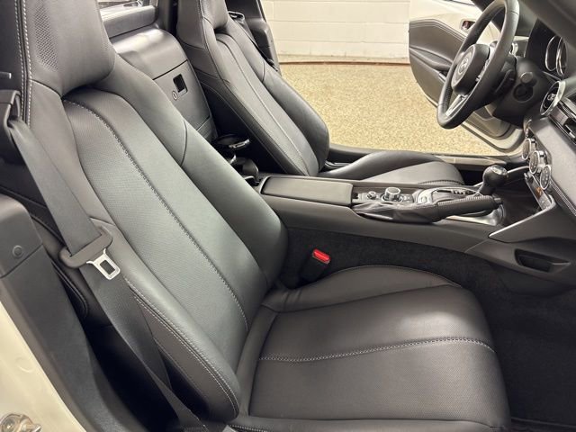 Used 2023 MAZDA MX-5 Miata Grand Touring w/ Weather Package image 19