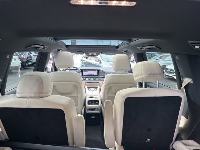Used 2025 Mercedes-Benz GLS 450 4MATIC image 28