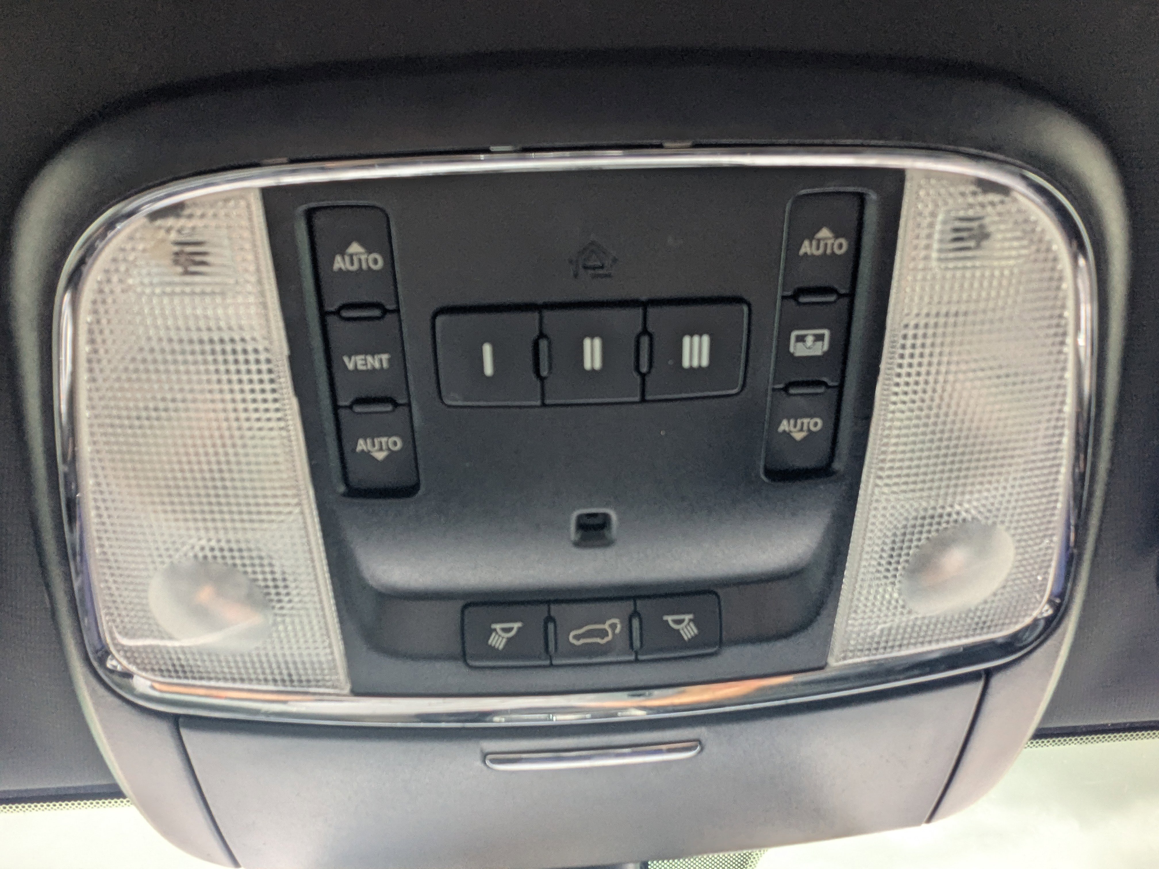 Used 2019 Jeep Grand Cherokee Overland RWD image 27