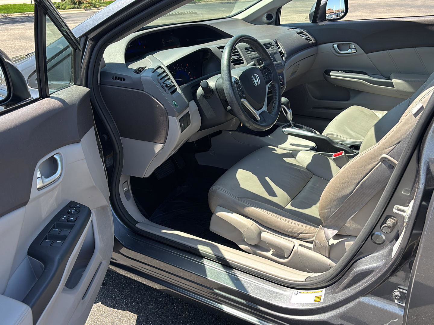 Used 2012 Honda Civic EX-L image 2