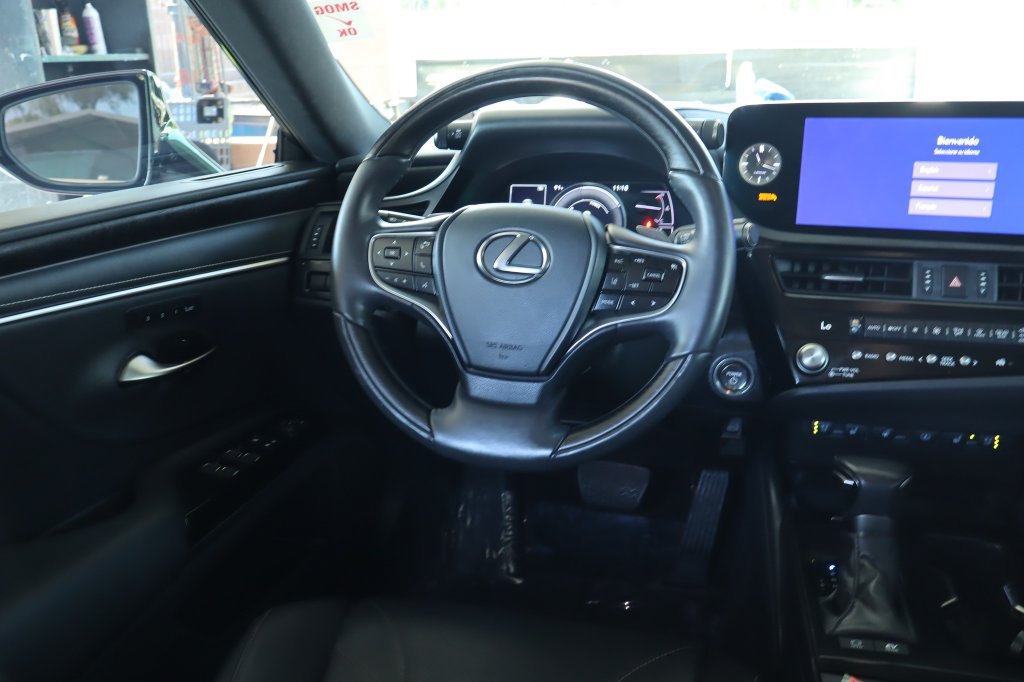 Used 2023 Lexus ES 300h w/ Accessory Package (Z1) FWD image 27