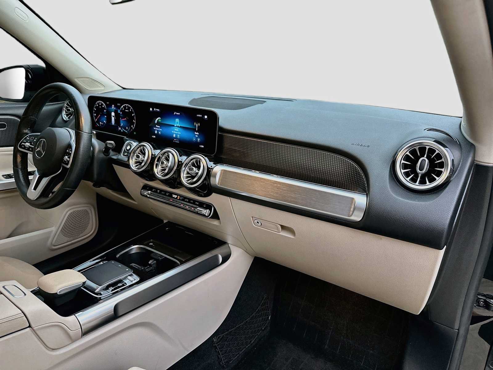 Used 2020 Mercedes-Benz GLB 250 image 27